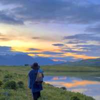 Morning glow of Lake Sairim was beautiful enough until Sunrise.