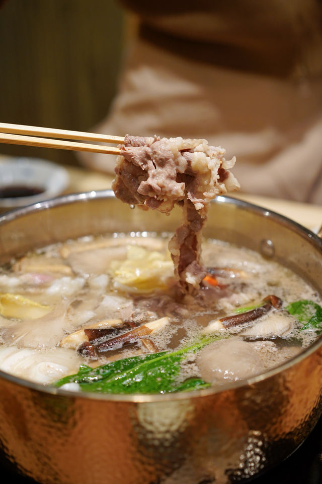 暖胃好時光在花園飯店裡實現了牛肉涮鍋自由。