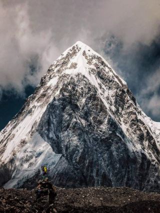 Nepal Trekking Routes: Altitude and Distance Comparison