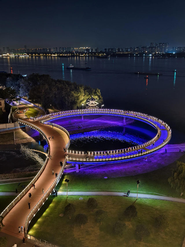 南京長江大橋玻璃棧道｜見證浪漫夜景