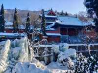 Shaolin Temple in Winter: A Snowy Wonderland ❄️🏯