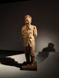 觀李象群雕塑展，欣賞栩栩如生的雕刻藝術