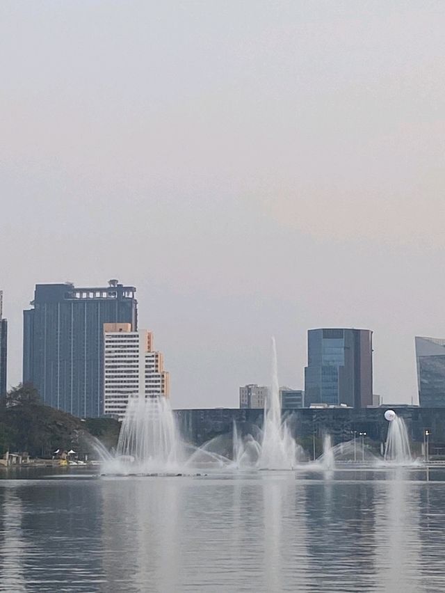 曼谷班嘉琦緹皇后公園交通攻略｜鬧市中的綠意秘境指南