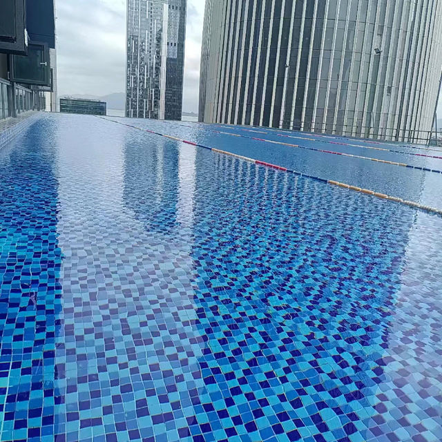 🌊深圳最美無邊泳池封神現場！高空俯瞰深圳灣夜景美到窒息！