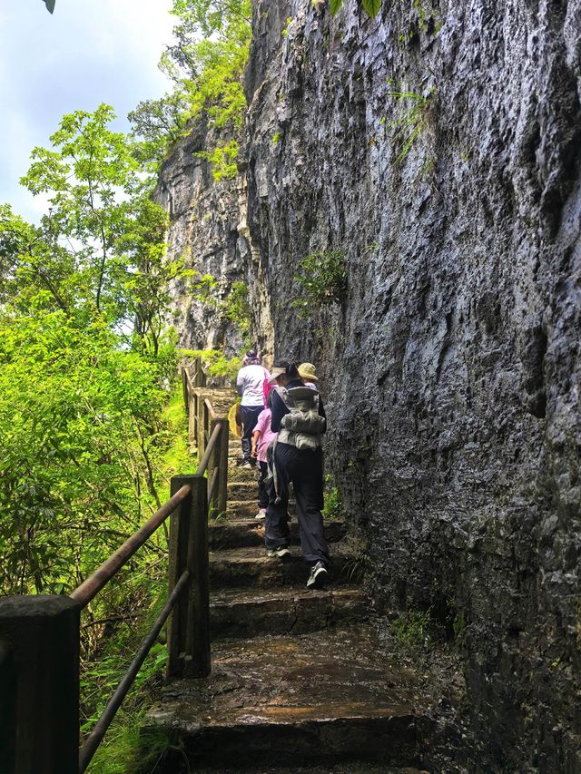 登臨雲台天路·施秉雲台山