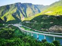 鄂西浪漫自駕6天5晚攻略：穿越山水間，邂逅最美的愛情故事