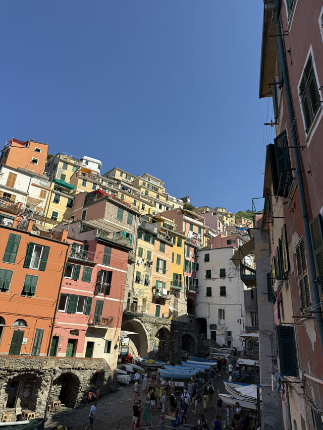 Cinque Terre - Riomaggiore 🌊🌞🏠