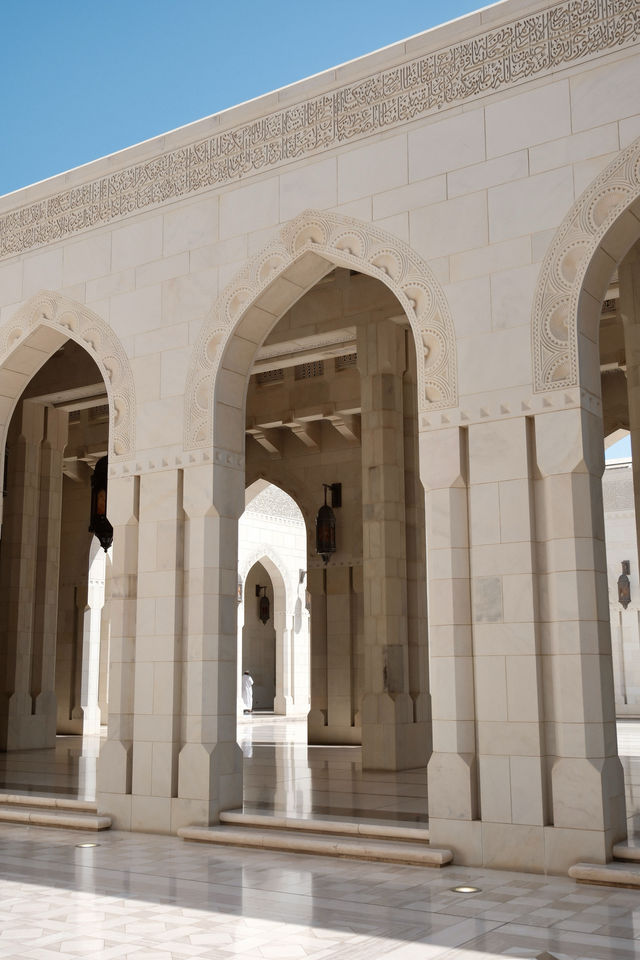 阿曼旅行 | 蘇丹卡布斯大清真寺  阿曼蘇丹卡布斯大清真寺（Sultan Qaboos Grand 