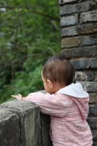 帶娃逛巴人石頭城