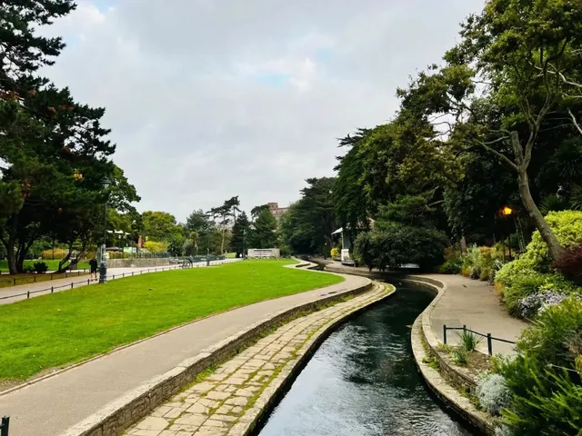 美麗又寧靜的伯恩茅斯下花園