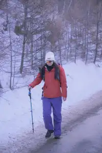 不想上班的小張今天去樺皮嶺