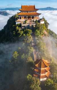 登天台峰打卡佛光