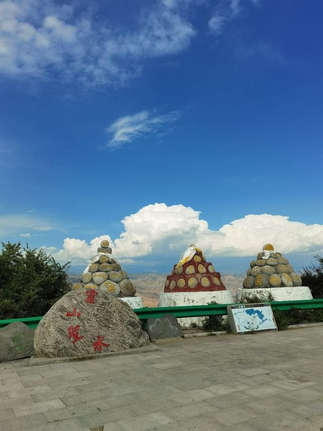【藏在青海的“淨土”——黃南藏族自治州！一場心靈洗禮與絕美風光的終極體驗等你來探索！】  嘿，熱