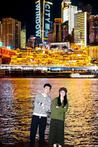 洪崖洞拍照受凍已回提醒12月要來重慶的