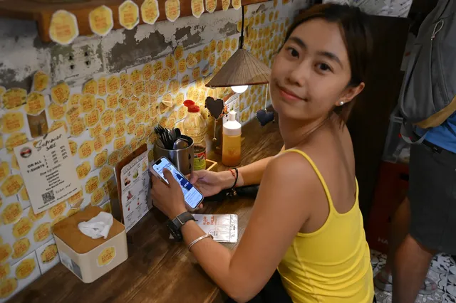 你問我什麼是自由？是煙火漫捲的河內