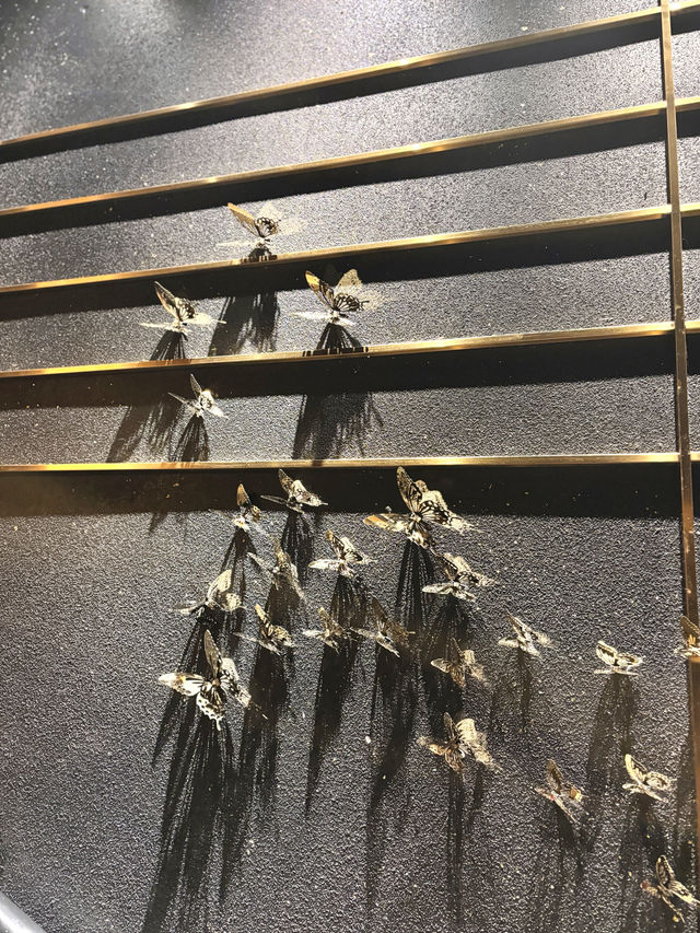 閨蜜小聚，提前感受下聖誕氣氛  終於拔草雙井這家酒願 Izakaya，店裡聖誕氣氛已經布置