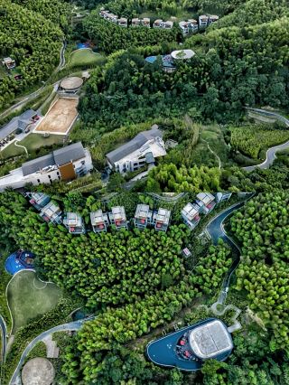 寧波寧海アンランホテル 森林と崖が織りなす野性のキャンバス