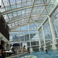 一年四季室內泳池🏊🏼‍♀️室外泳池就在這裏🏊🏻‍♂️
