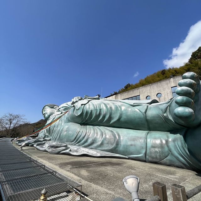 寝転んでる大仏/足に触れる！！