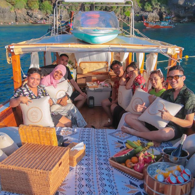 The Pol Koh phi phi (Luxury Long-tail Boat)