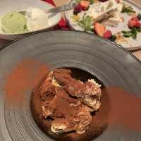 スカイツリーの下でゆっくりお茶を飲む