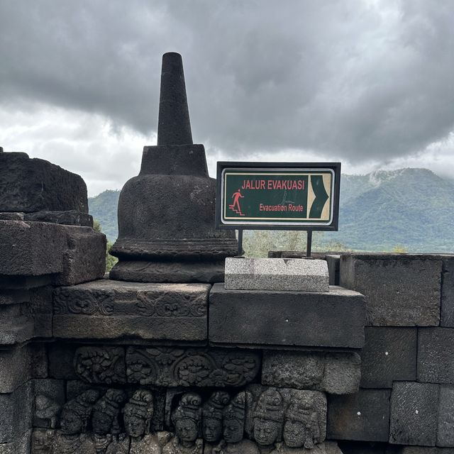 ท่องมรดกโลกบุโรพุทโธ วัดพุทธที่ใหญ่ที่สุดในโลก