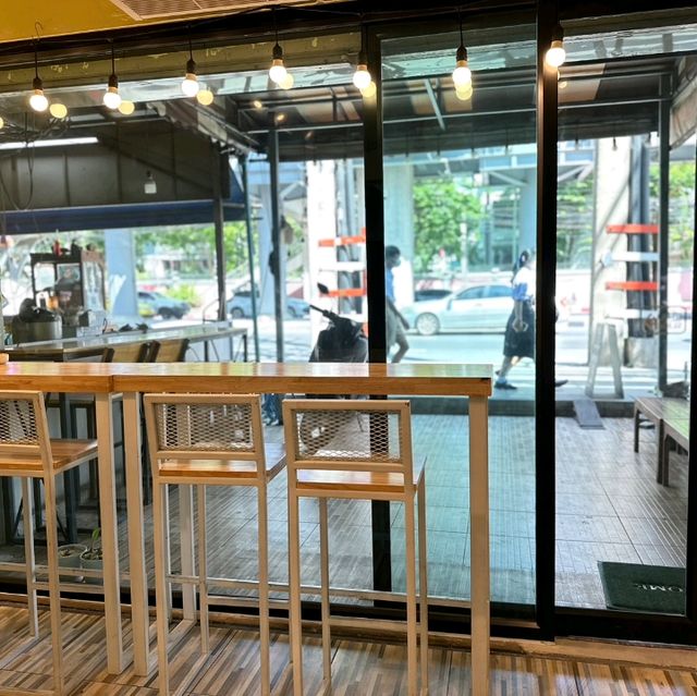 ME U bar coffee สาขาบางบัว