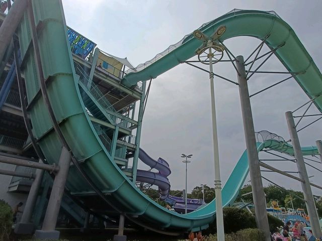 六福村水樂園