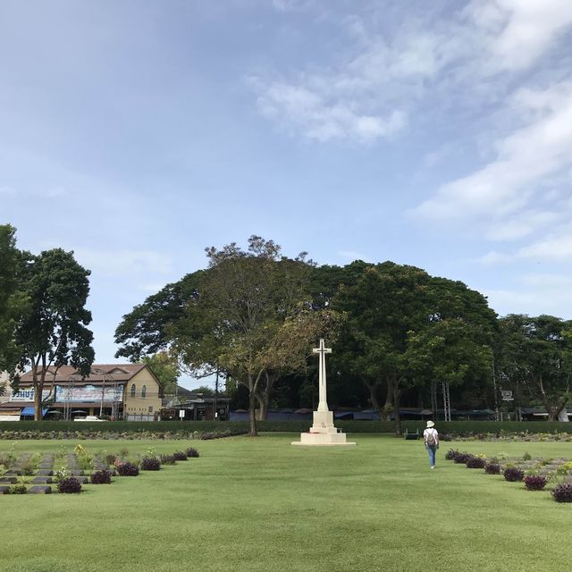 สุสานทหารสัมพันธมิตรดอนรัก 