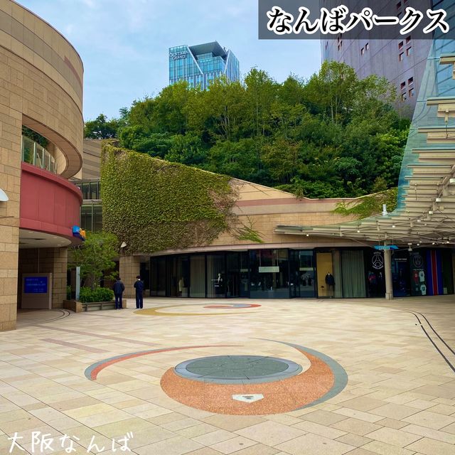 大阪観光スポット！なんばパークスは緑と共存する大型ショッピングモール