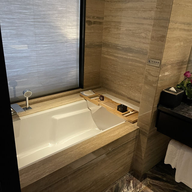 ✨【肇慶必住！星酒店】 與七星岩為鄰，盛景隨時與你同行！🌟