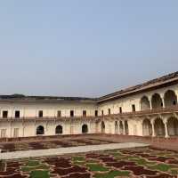 Agra Fort, best for leisure strolls!