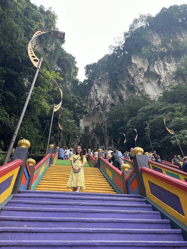 Batucave กับการขึ้นบันได 272 ขั้นสู่ประตูสวรรค์