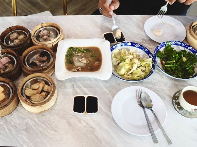 บุฟเฟ่ต์ติ่มซำ-อาหารไทย เติมพลัง @ส้อมกับช้อน