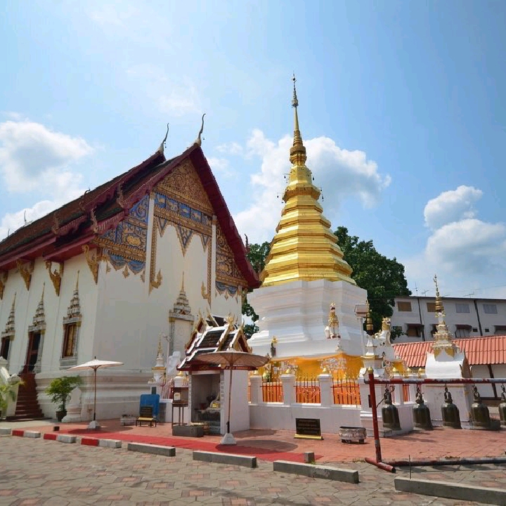 Wat Phra That Si Don Kham, Long District, Phrae Province