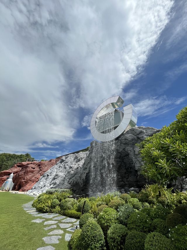 Lof Land สถานที่ท่องเที่ยวใหม่ท่ามกลางหุบเขา