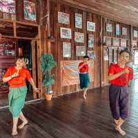 เที่ยวตลาดบ้านใหม่ 100 ปี ใกล้กทม.