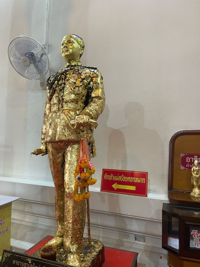 สักการะหลวงพ่อโต พนัญเชิง