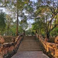 วัดพระธาตุดอยทองและเสาสะดือเมือง 108 หลัก