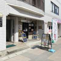 ボリュームすごすぎ！アツアツさくさくが美味しいから揚げ専門店からっと！明石市西新町駅前