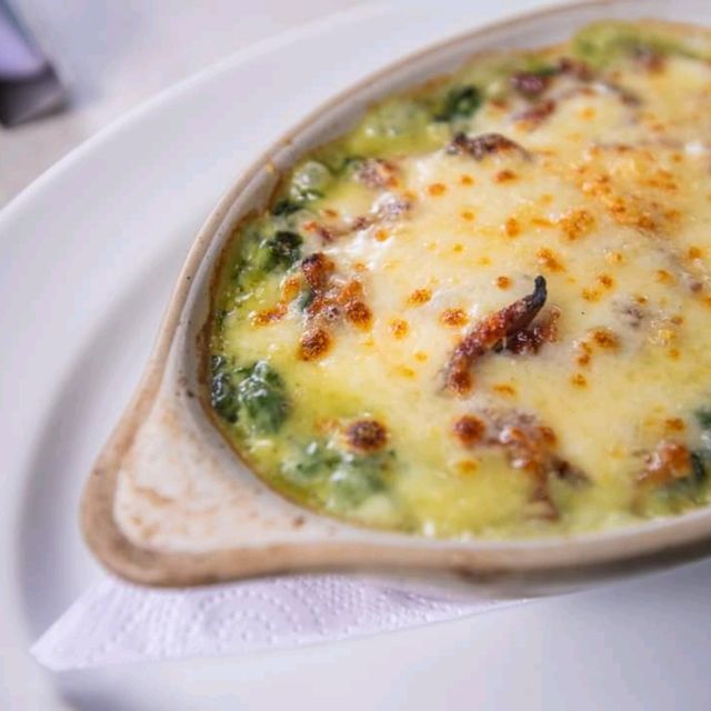 ร้านสเต็กเนื้อ ยืนหนึ่งเขาใหญ่ Studer Restaurant