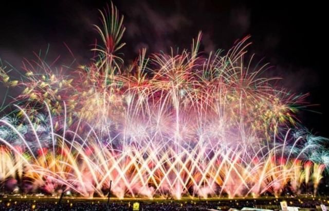 每年都超盛大的日本全國煙火競技大會「大曲煙火」