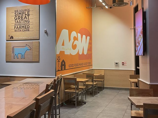 토론토의 버거 맛집 “A&W"