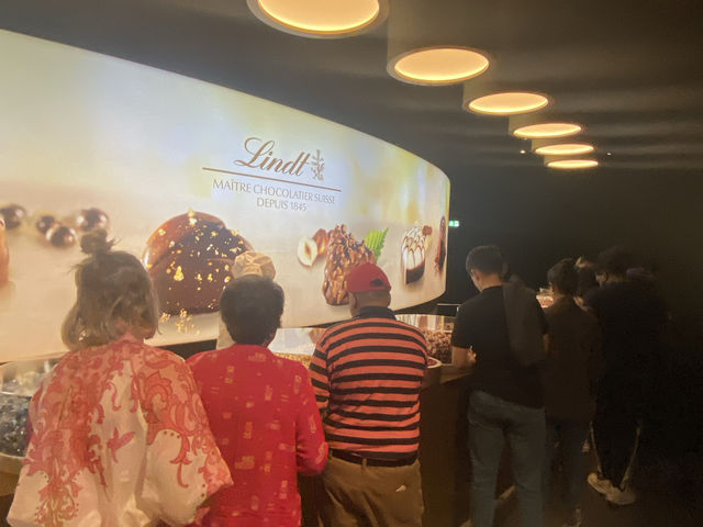 Visits to Biggest Lindt Store in the world!