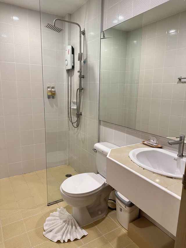 hotel ราคาหลักร้อยภูเก็ต 
