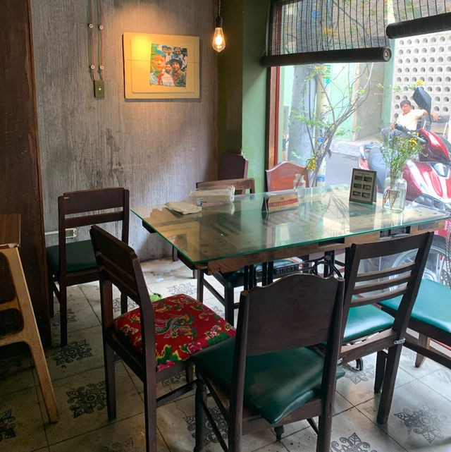 Cong Café คาเฟ่ตรงข้ามโบสถ์สีชมพู