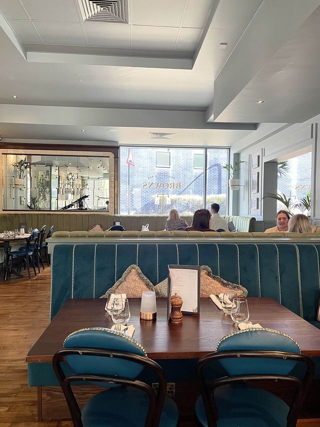 英國米爾頓凱恩斯The Hub餐廳推薦-Browns Brasserie & Bar