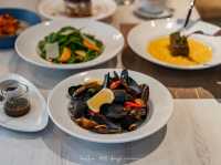 Isola Restaurant พิกัดลับ บรรยากาศชิล วิวเรือยอร์ช