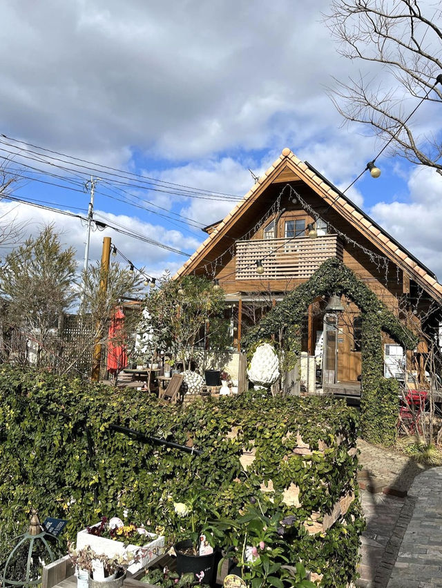 【福岡カフェ】どの部屋で食べるか迷ってしまう？緑に囲まれたガーデンカフェ🌿