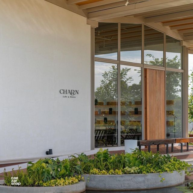 CHARN CAFE & BISTRO คาเฟ่สไตล์โฮมมี่ระยอง
